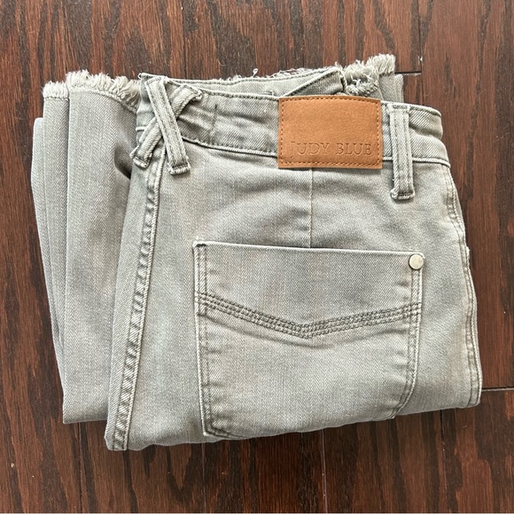 Judy Blue High Waist Olive Wide Leg Crop Jeans | Size 7/28 | Style #: JB88734 - Picture 11 of 11